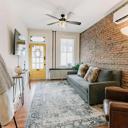 Comfy Renovated Townhome - Heart Of Downtown Lancaster Exterior photo