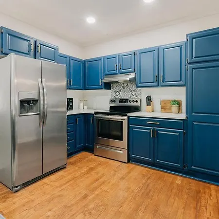 Comfy Renovated Townhome - Heart Of Downtown Lancaster Exterior photo