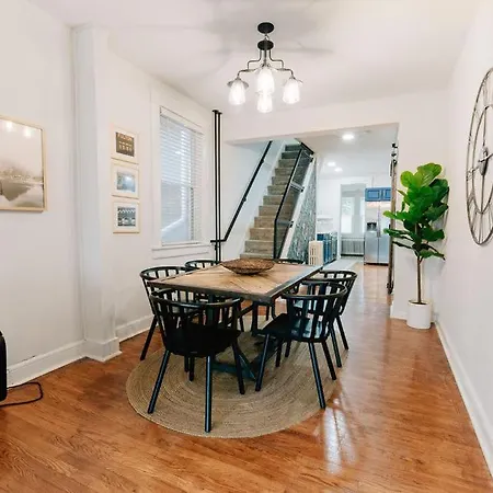 Comfy Renovated Townhome - Heart Of Downtown Lancaster Exterior photo