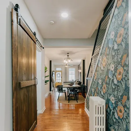 Comfy Renovated Townhome - Heart Of Downtown Lancaster Exterior photo